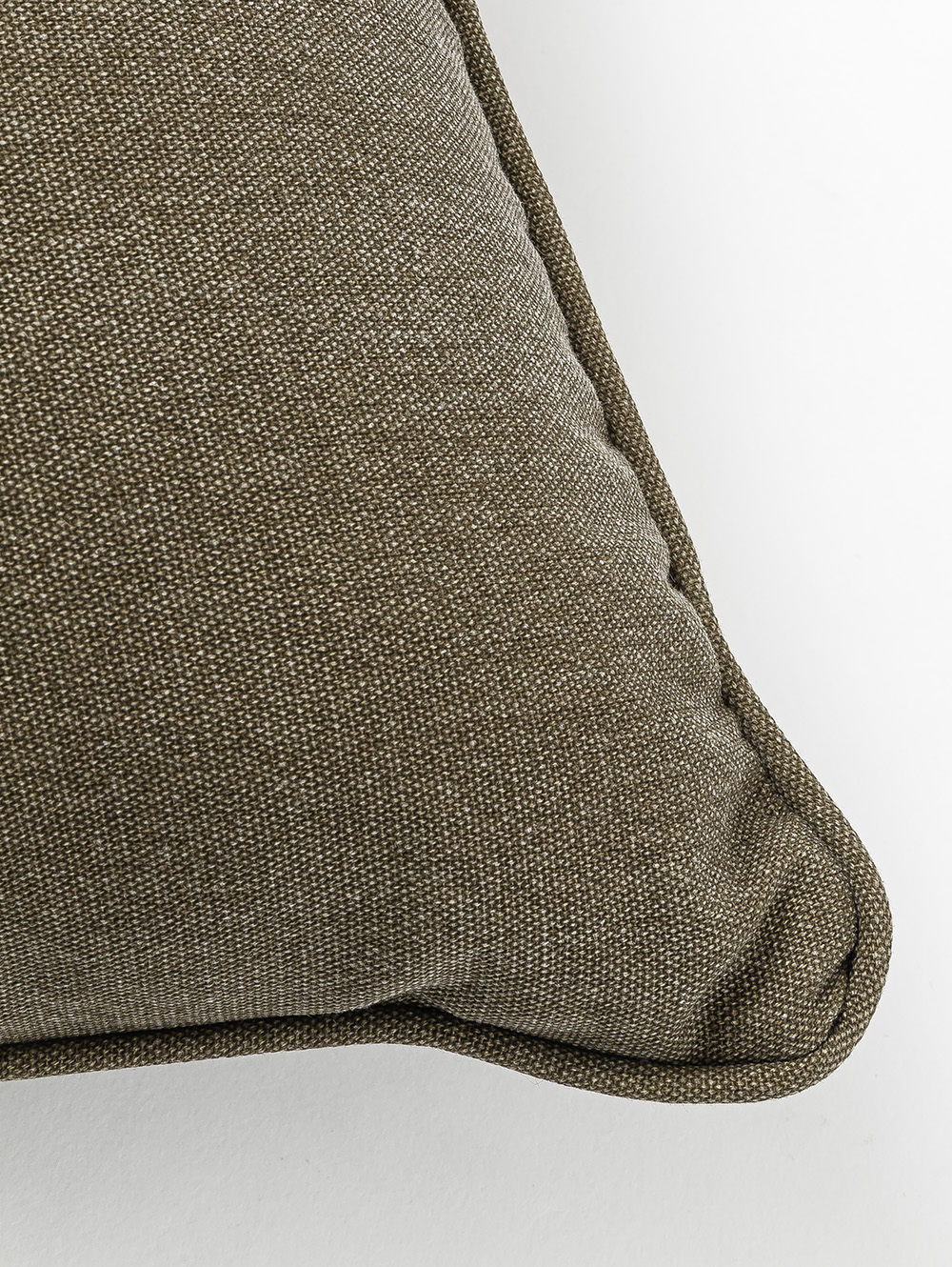 ALMOHADON ENVEJECIDO CON VIVO CANELA 50 X 50 image number null