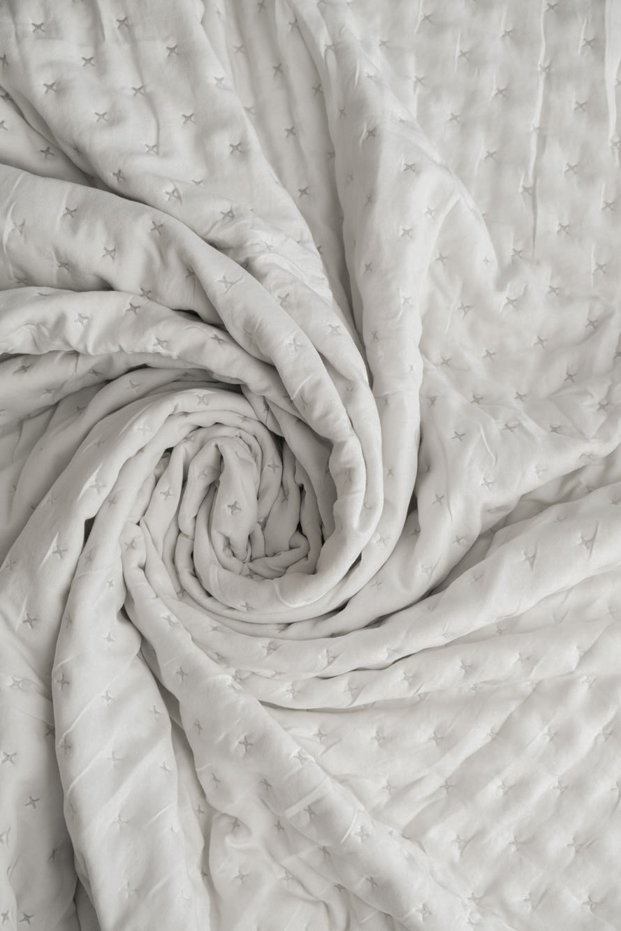 HNR0011-CUBRECAMA REGINA QUEEN OFF WHITE 2.jpg image number null