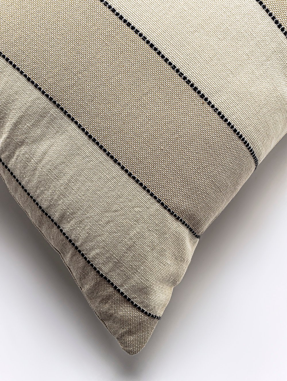 ALMOHADON 45 x 45 ESTE LINO image number null