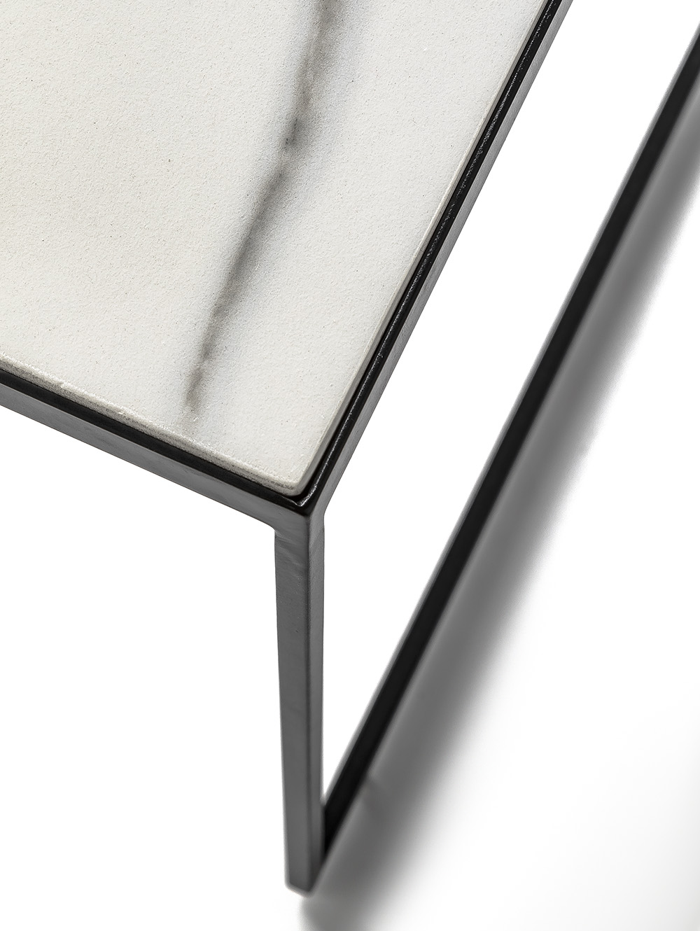 MESA BAJA NEO EN NEOLITH CALACATTA Y HIERRO - CARPINTERIA LANDMARK 03.jpg image number null