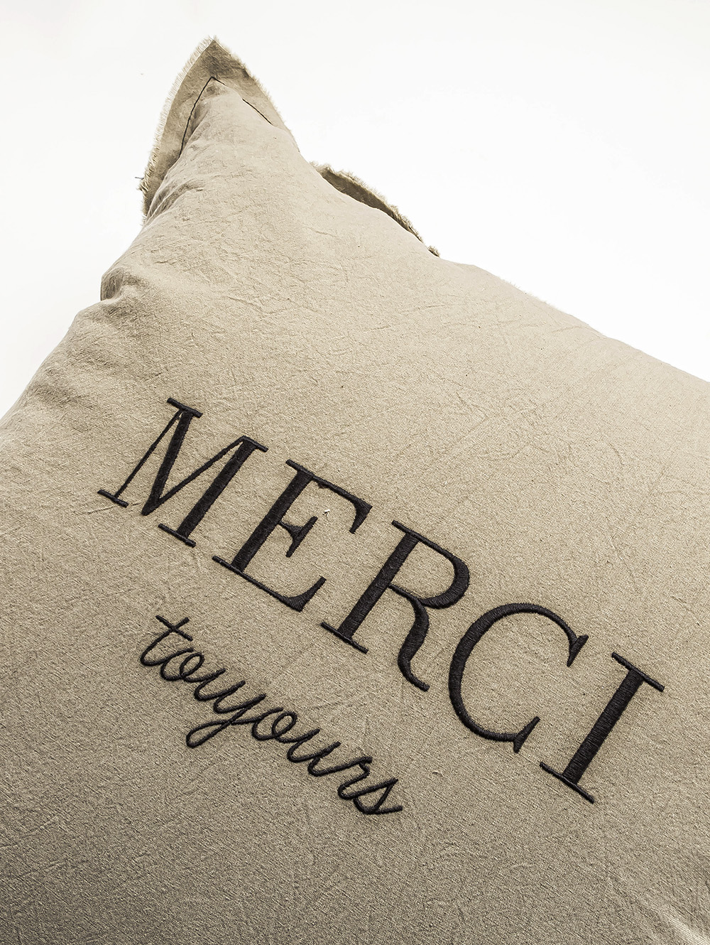 ALMOHADON MERCI VISON 60 X 60 image number null