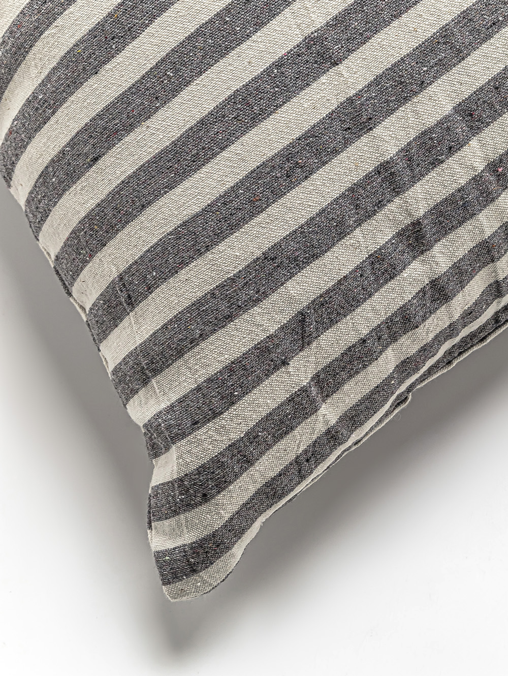 ALMOHADON BASIC TUSOR RAYA FINA GRIS MEDIO 45 X 45 image number null