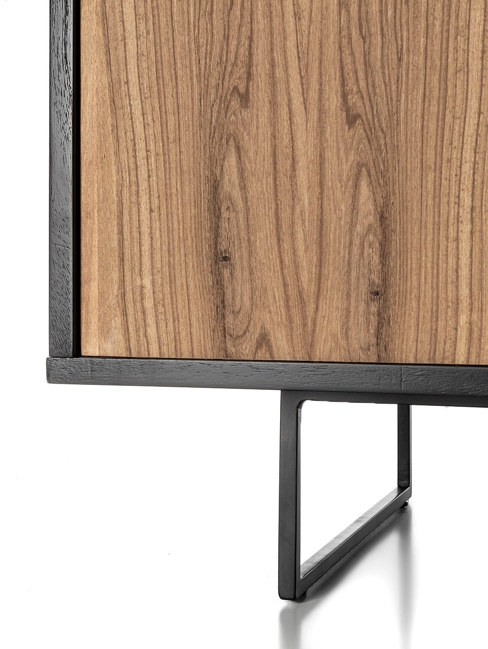 Vajillero bajo de madera y hierro-EMILY BLIND BLACK-Landmark-06.jpg image number null