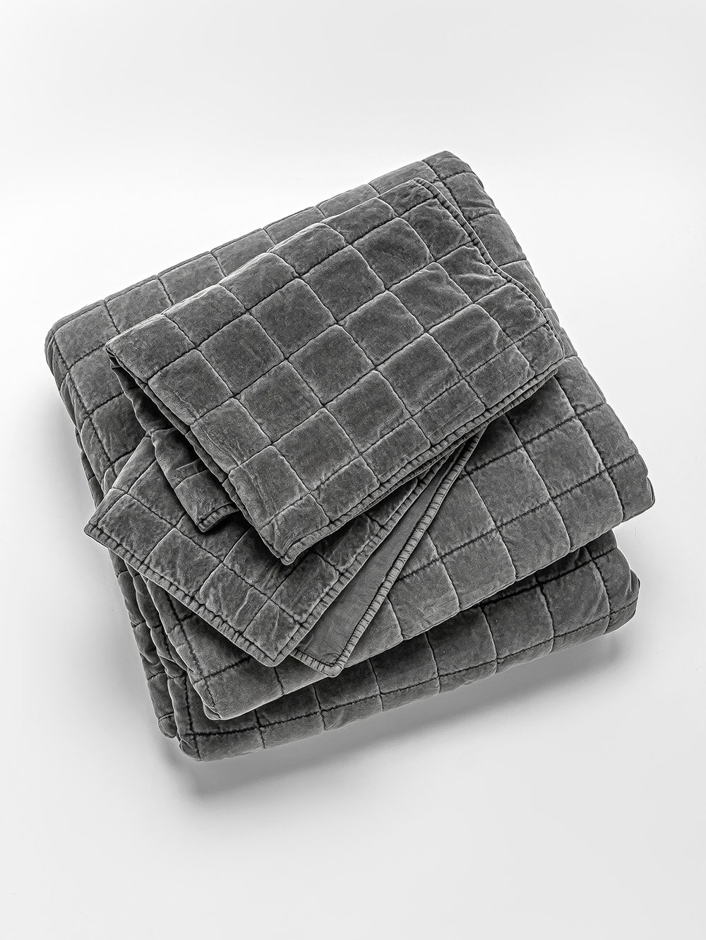 acolchado-queen-gris-ACOLCHADO-MADISON-QUEEN-DARK-GREY-HONOR-2.jpg image number null