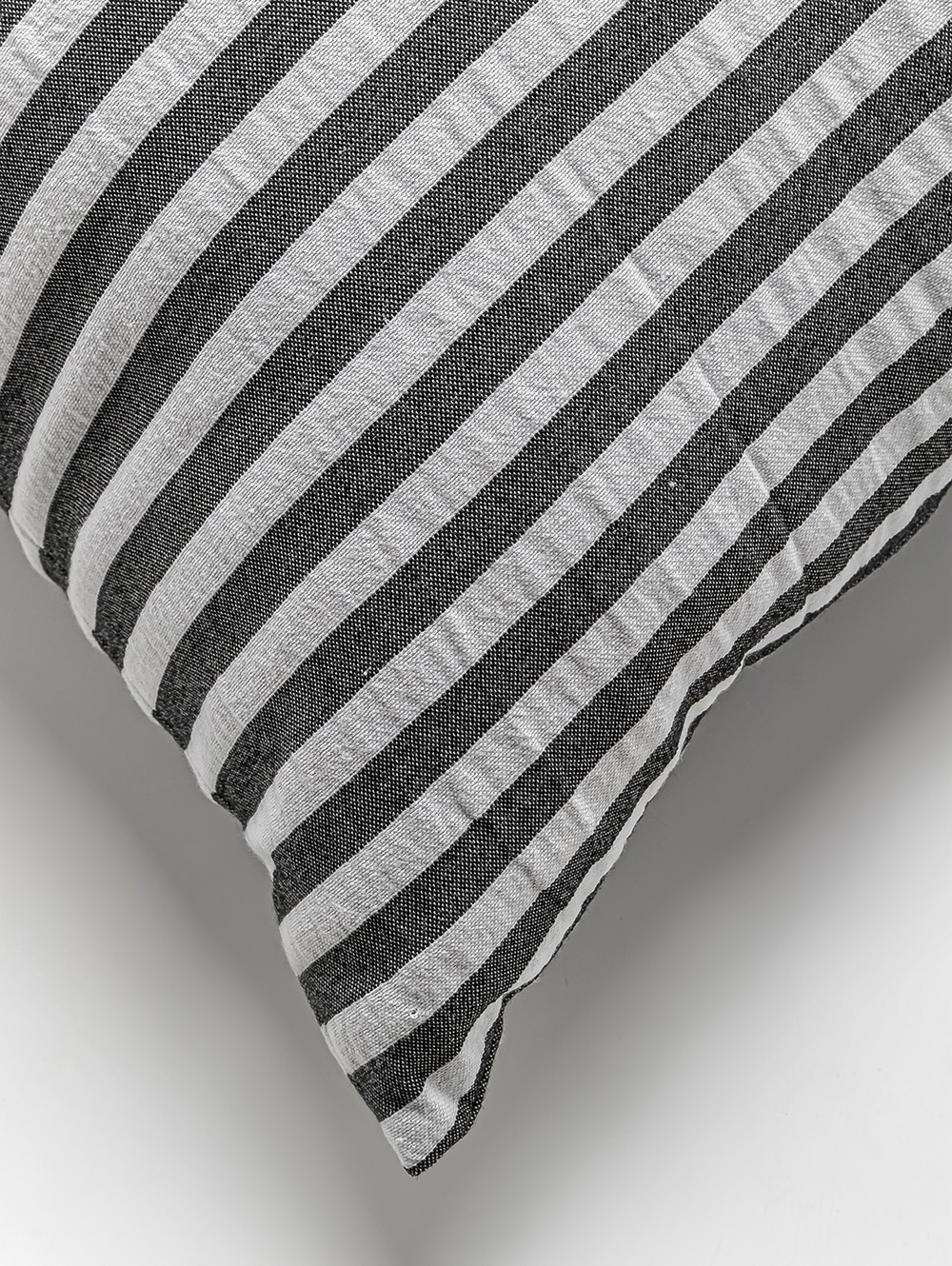 almohadon-rayado-ALMOHADON-BASIC-TUSOR-RAYA-FINA-GRIS-OSCURO-45-X-45-FABRICA-3.jpg image number null