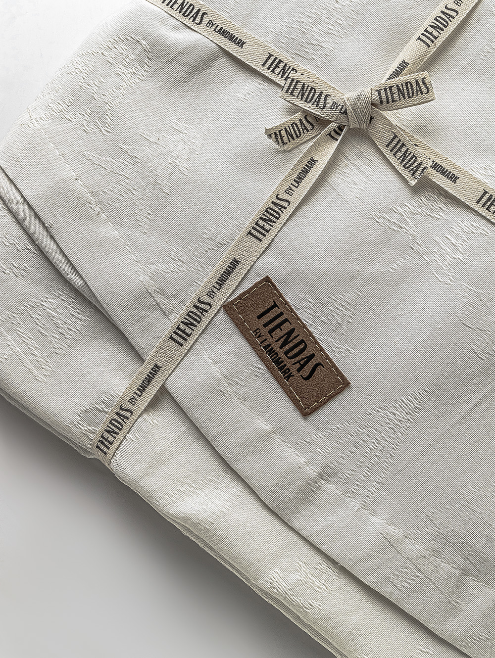 MANTEL REDONDO TREE OFF WHITE 180 image number null