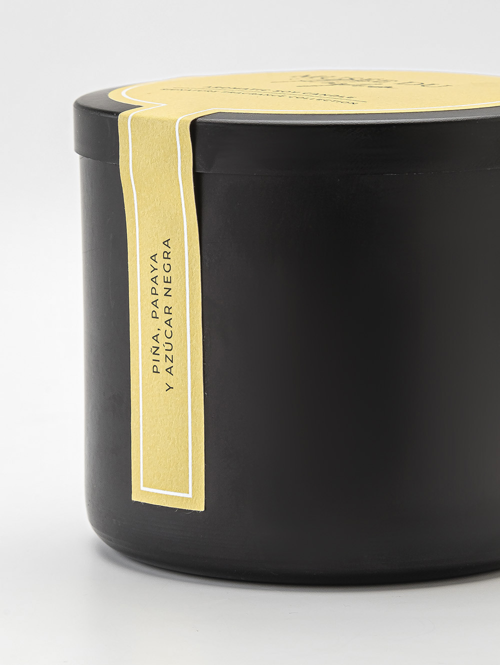 VELA MAISON PIÑA PAPAYA Y AZUCAR NEGRA image number null