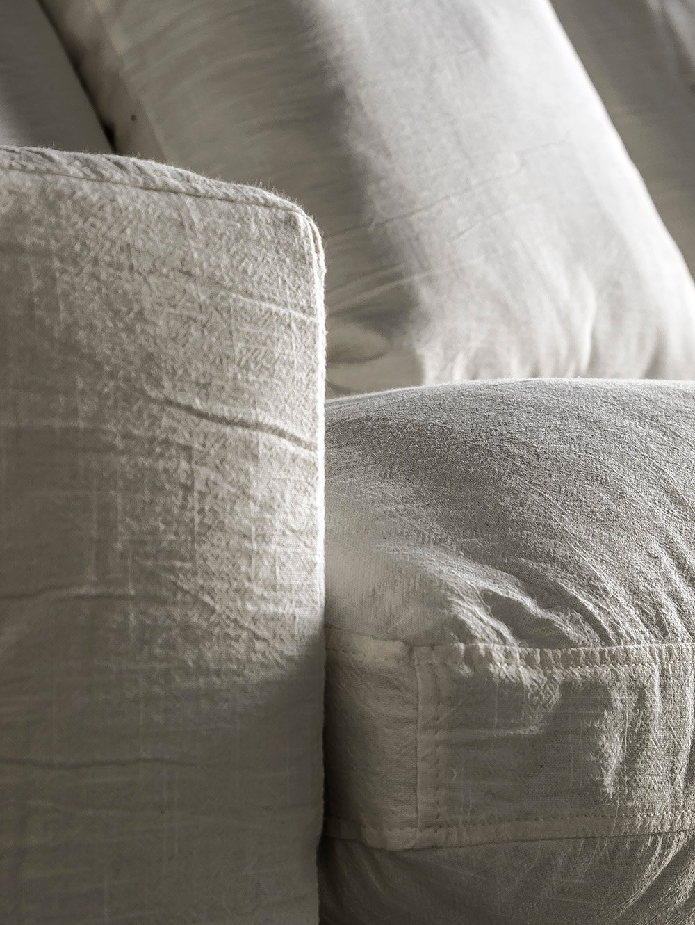 SOFA HONOLULU image number null