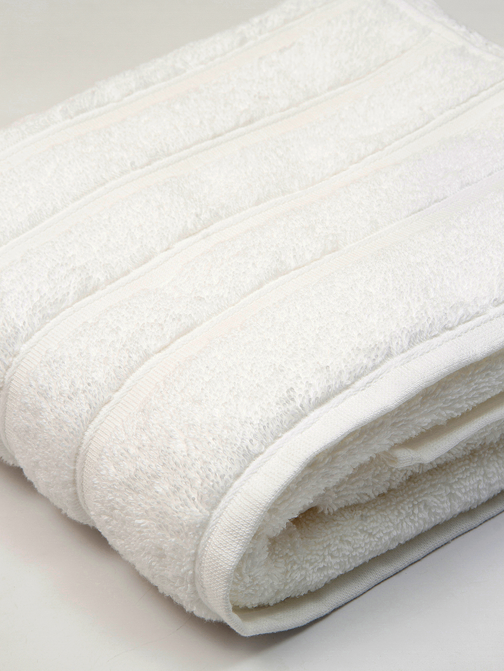 Toallon extra grande blanco-TOALLON COMBED WHITE XL-Tiendas Landmark-1.jpg image number null